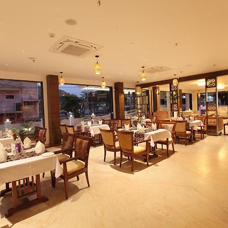 Hotel Maria Park Muvattupuzha Buitenkant foto