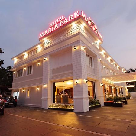 Hotel Maria Park Muvattupuzha Buitenkant foto