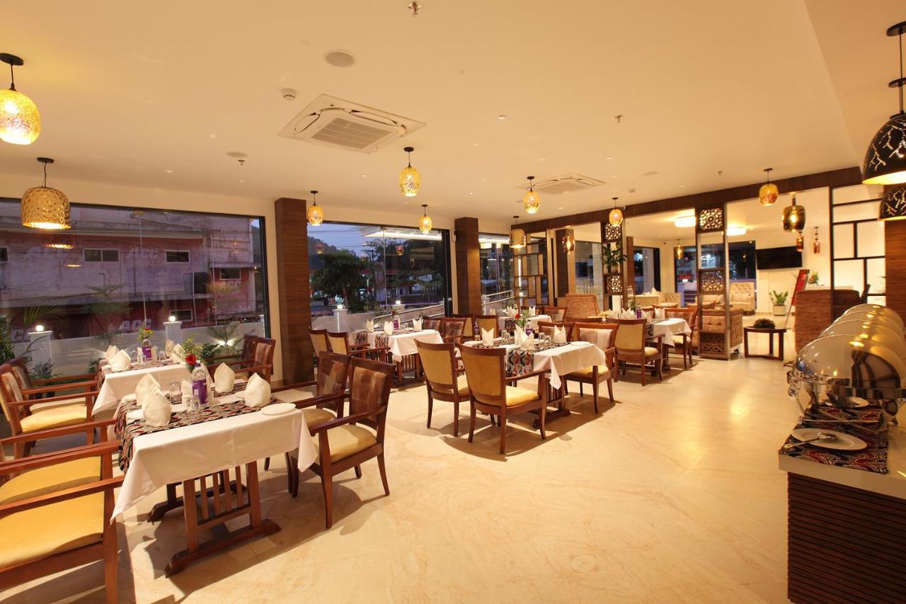 Hotel Maria Park Muvattupuzha Buitenkant foto
