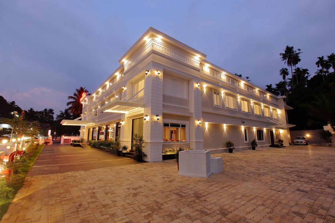 Hotel Maria Park Muvattupuzha Buitenkant foto