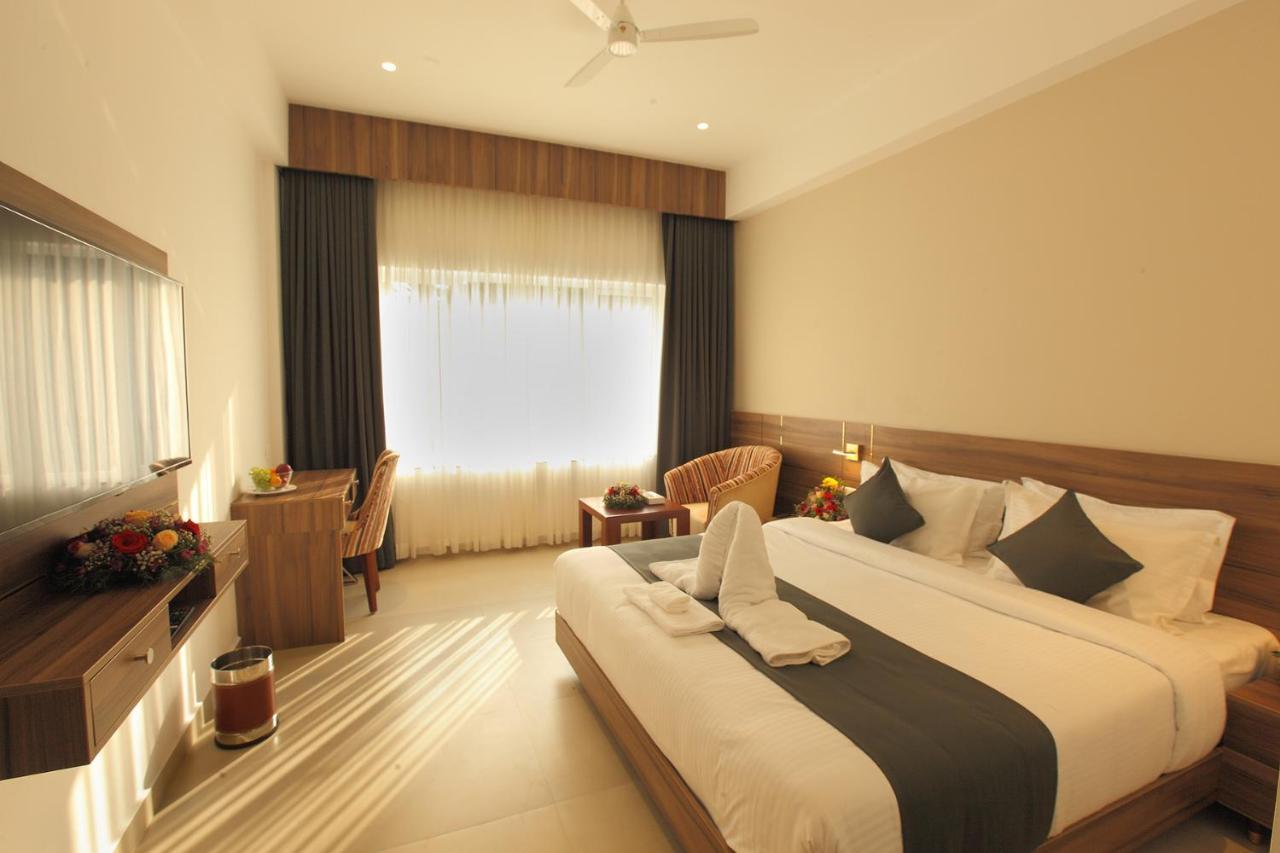 Hotel Maria Park Muvattupuzha Buitenkant foto