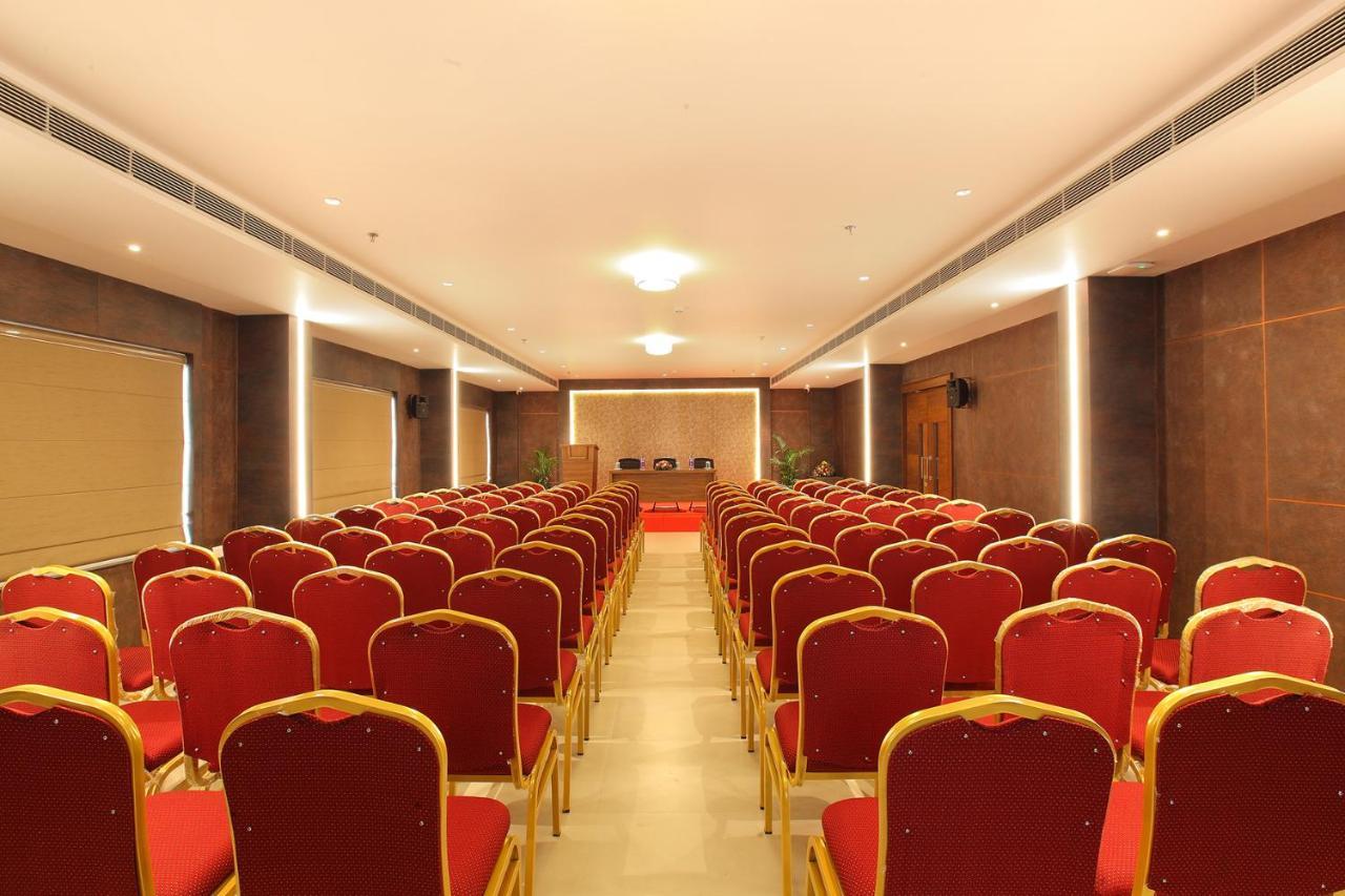 Hotel Maria Park Muvattupuzha Buitenkant foto