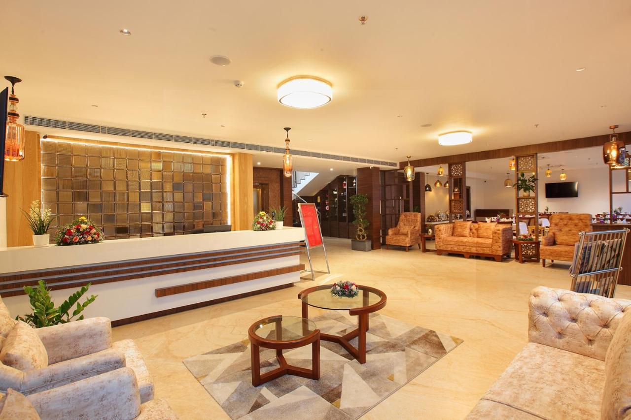 Hotel Maria Park Muvattupuzha Buitenkant foto