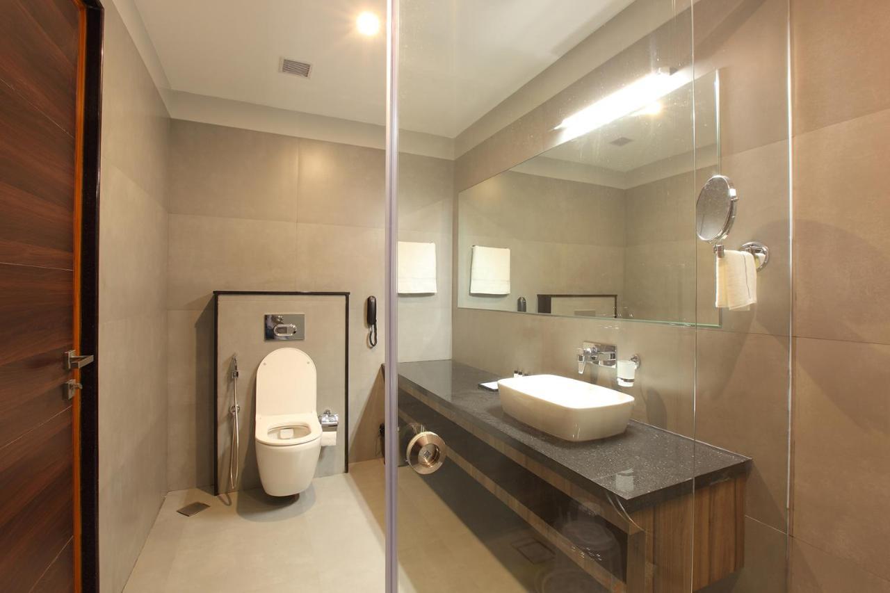Hotel Maria Park Muvattupuzha Buitenkant foto