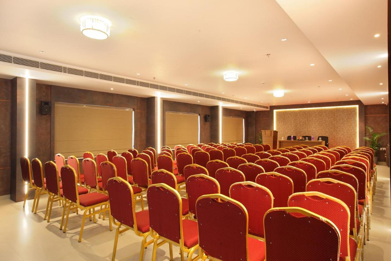 Hotel Maria Park Muvattupuzha Buitenkant foto